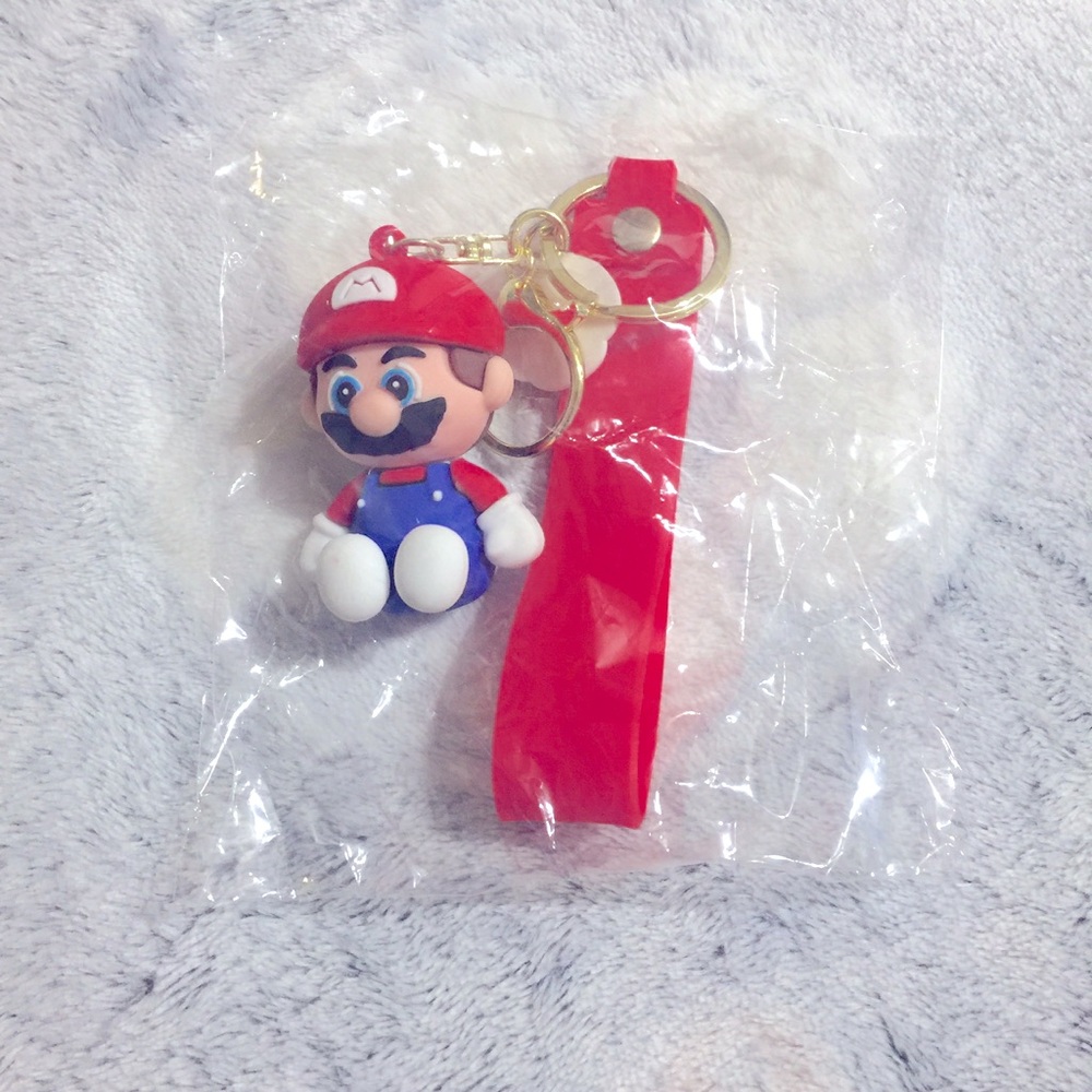 sitting Mario keychain